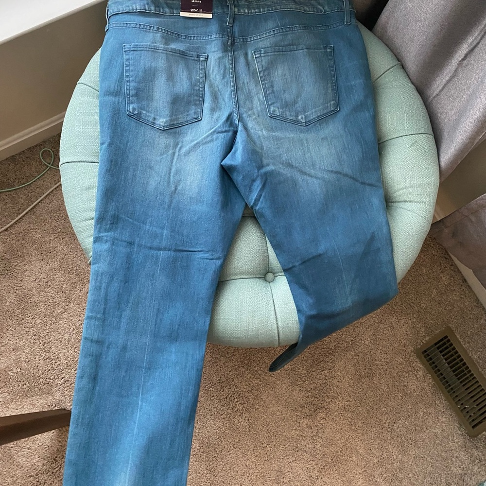 Ava & Viv Skinny Jeans - Picture 3 of 4